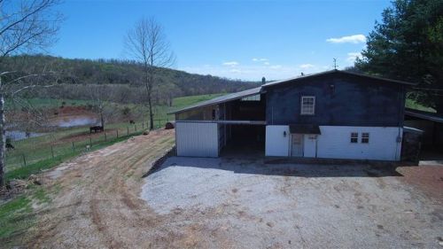 5435 Boiling Springs Rd, Bonnieville, KY 42765-9302
