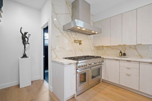 4552 Ethel Ave, North Hollywood CA  91605-4703 exterior