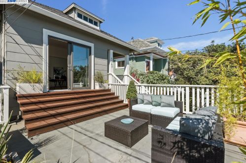 4347 Howe St, Oakland, CA 94611-4723