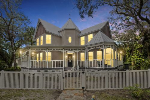 8680 Indrio Rd, Fort Pierce, FL 34951-1612