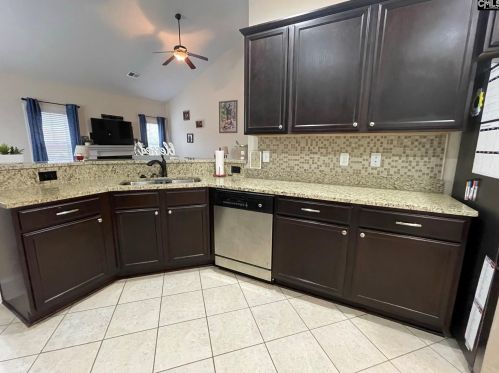 101 Niblick Ct, Cayce-West Columbia SC  29172-2593 exterior