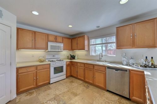 53221 Savannah Ct, Lake Elsinore CA  92532-1623 exterior