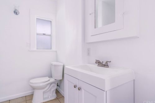 1724 Lemon Ave, Long Beach CA 90813-2117 exterior