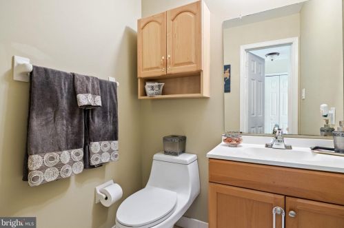 144 Sandhurst Dr, Mount Laurel NJ  08054-6213 exterior