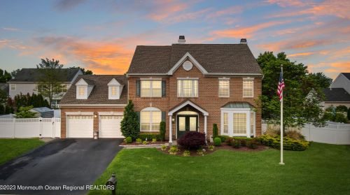 8 Syracuse Dr, East Freehold, NJ 07728-8862