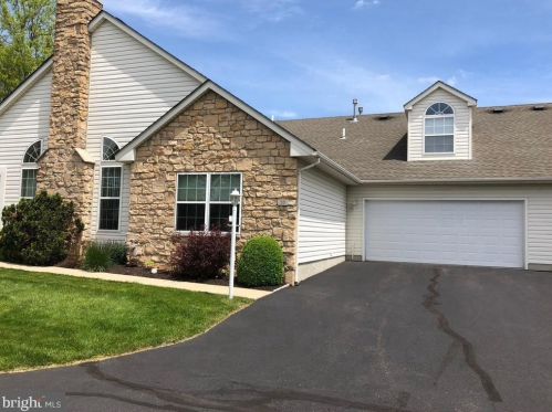 33 Chancery Ct, Souderton PA  18964-2903 exterior