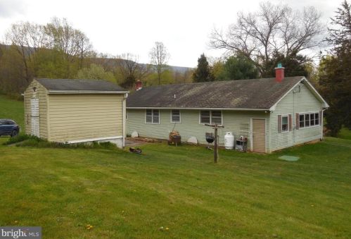 313 Cave Spring Ln, Edinburg VA  22824-3407 exterior