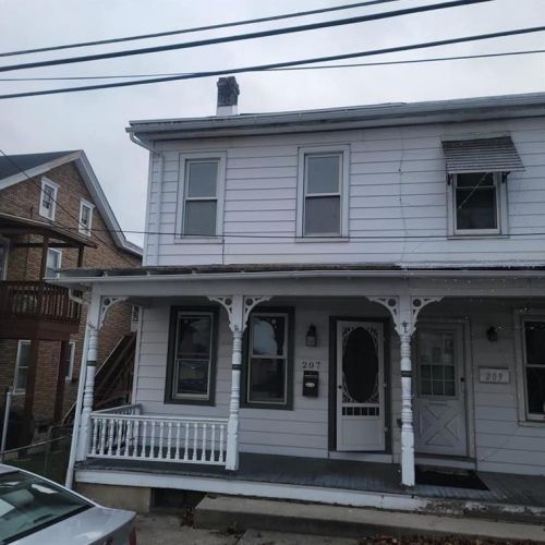 207 Wayne St, Molino, PA 17961-1919