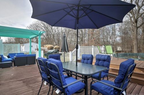 119 Ridgewood Rd, Wallingford, CT 06492-2100