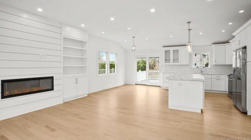 53 Duke Dr, Stamford, CT 06905-1019