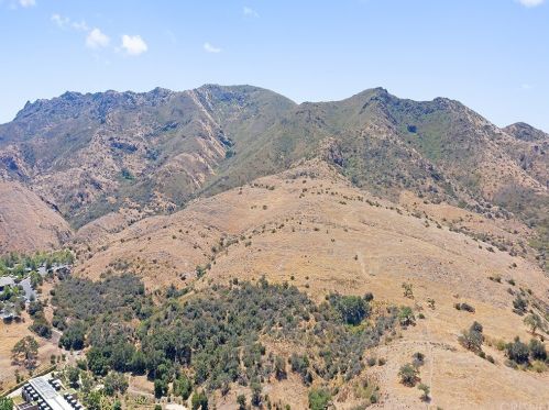 30496 Passageway Pl, Calabasas CA  91301-2031 exterior