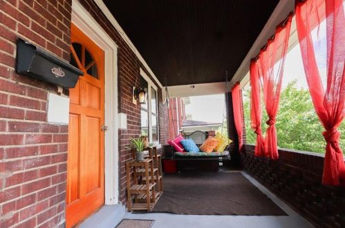 1926 Delaware Ave, Pittsburgh, PA 15218-1841