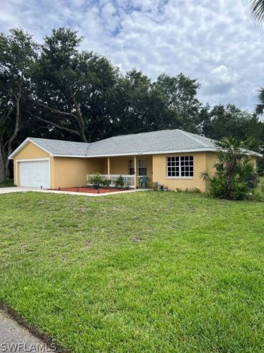 2601 5th St, Lehigh Acres, FL 33976-2572