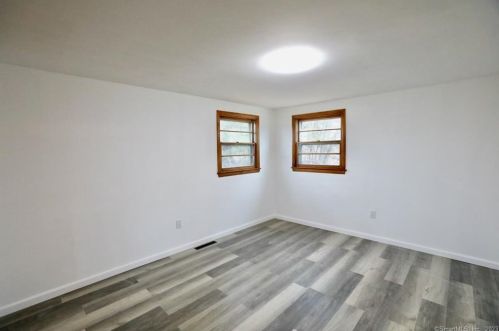 58 Robincrest Dr, Waterbury CT  06708-2406 exterior