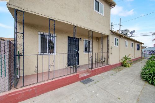 1136 92 Ave, Oakland CA 94603-1358 exterior