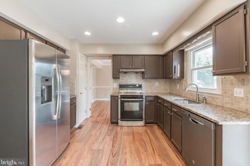 1321 Browns Mill Ct, Herndon, VA 20170-2079