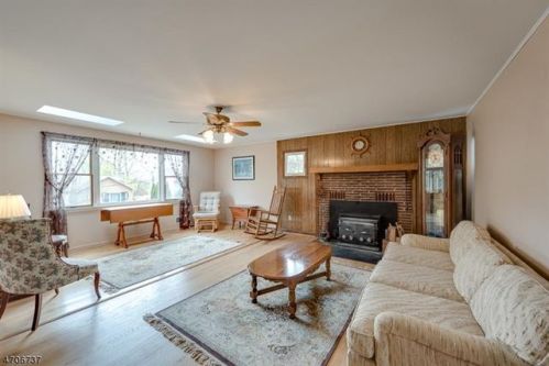 114 Madison St, Dover, NJ 07801-4937