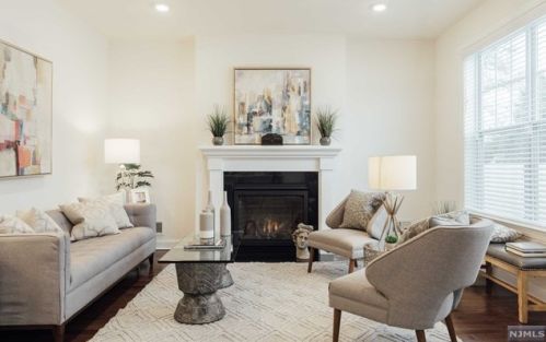 38 Walnut St, Little Falls NJ  07424-1402 exterior