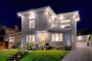 8131 Colegio Dr, Los Angeles, CA 90045-2401