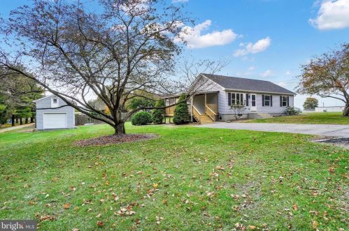 1484 Fire Hall Rd, Spring Grove, PA 17362-8428