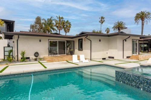 3841 Pacific Ave, Long Beach CA  90807-3227 exterior