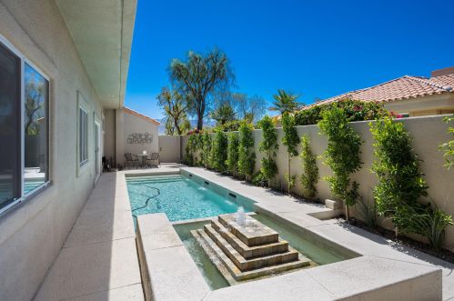 10 Hilton Head Dr, Rancho Mirage, CA 92270-1607