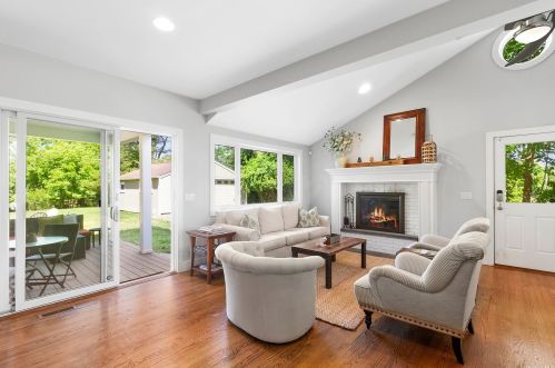 19 End Ave, East Quogue, NY 11942-4115