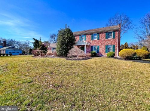 7 Dunkin Dr, Washington Crossing, PA 18977-1017