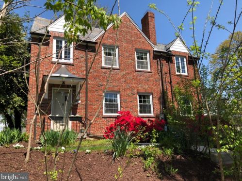 2901 Rittenhouse St, Washington, DC 20015-1523