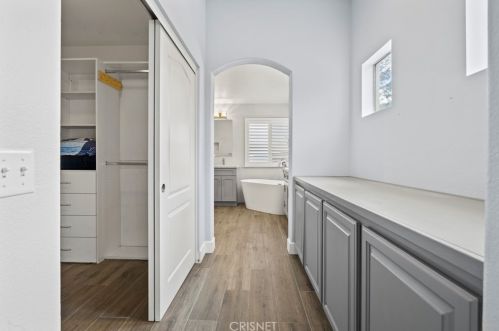 27836 Mariposa Ln, Santa Clarita CA  91384-4114 exterior