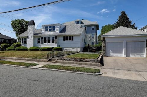 525 Academy Ave, Providence, RI 02908-2722
