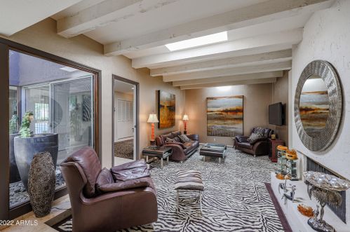 1029 Cactus Wren Dr, Phoenix AZ 85051-8187 exterior