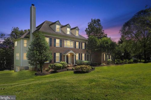 1071 Tyler Dr, Newtown Square, PA 19073-2700