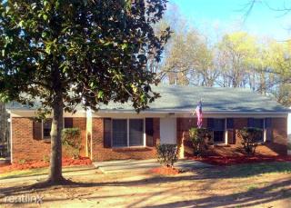 4713 Belle Plaine Dr, Charlotte, NC 28215-3411