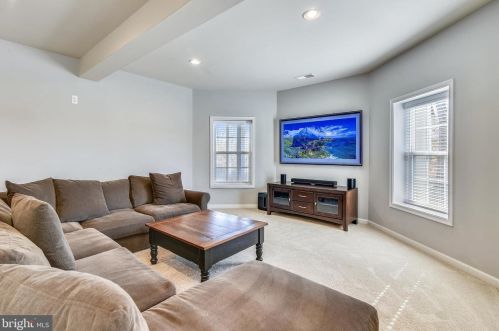 21099 Honeycreeper Pl, Leesburg VA exterior