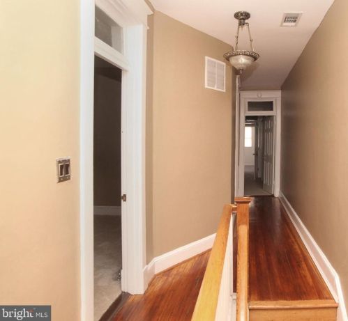 1102 Euclid St, Washington DC 20009-5328 exterior