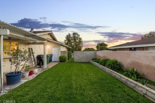 425 Winston Way, Upland CA  91786-2323 exterior