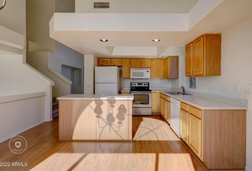 10909 Kaler Dr, Glendale, AZ 85307-1633