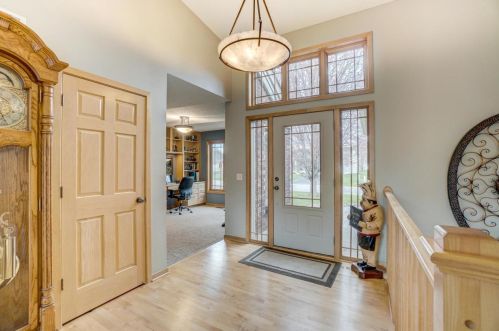 120 Quail Cir, Hudson, WI 54016-7732