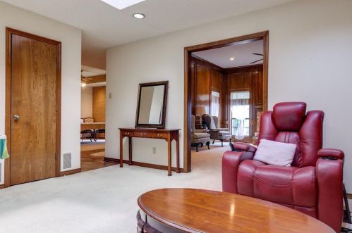 702 Mount Vernon Dr, Richardson TX  75081-5336 exterior