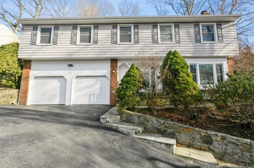 22 Chadwick Rd, White Plains, NY 10604-1850