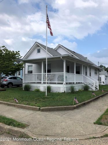 1113 Glenn St, Belmar, NJ 07719-3443