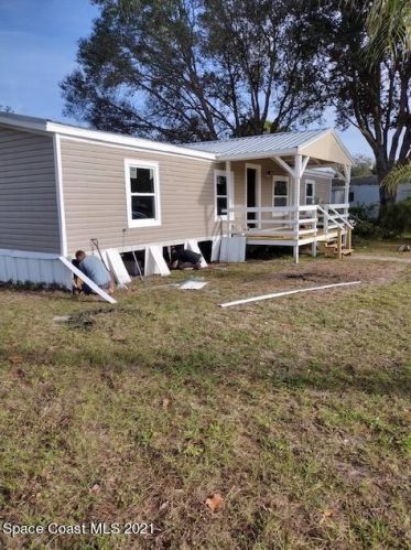 4857 Cambridge Dr, Mims FL  32754-5479 exterior