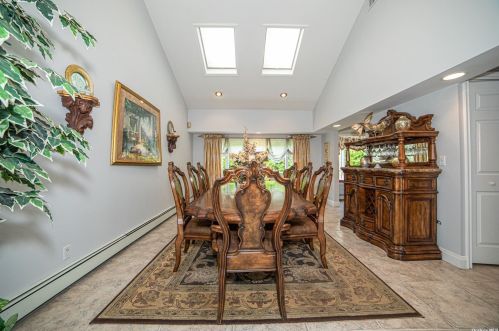 39 Skipper Dr, West Islip, NY 11795-5029