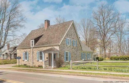 37 Main St, Hurley, NY 12443-5104