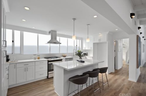 317 8th St, Manhattan Beach CA  90266-5629 exterior