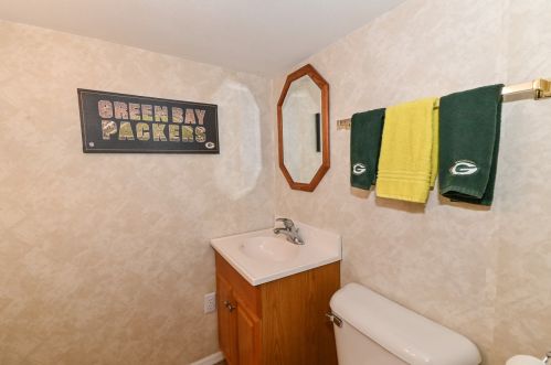 2609 63, Milwaukee WI 53219-2640 exterior