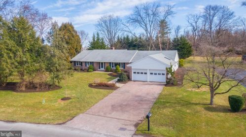 1410 Kutz Dr, Pottstown, PA 19465-7414