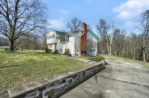 1328 Goshen Tpke, Middletown, NY 10941-3625