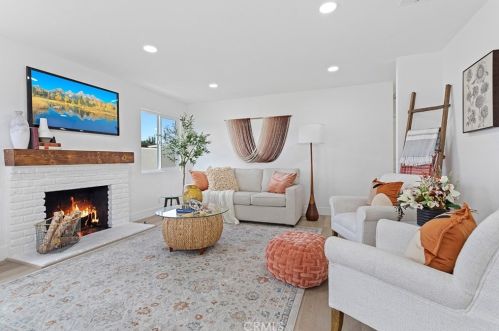 4723 169th St, Lawndale, CA 90260-3106